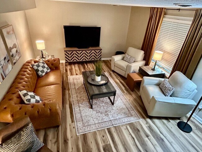 Photo - 917 Davis Blvd