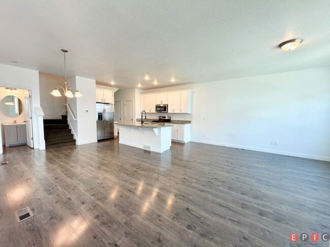 Photo - 4430 W 2550 N
