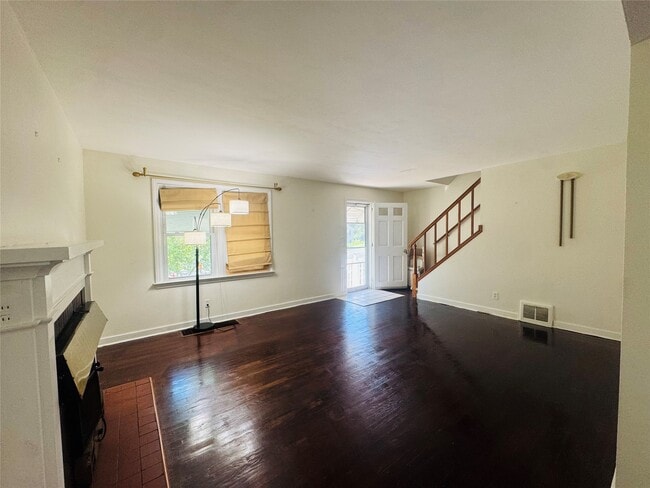 2709 Watson Blvd