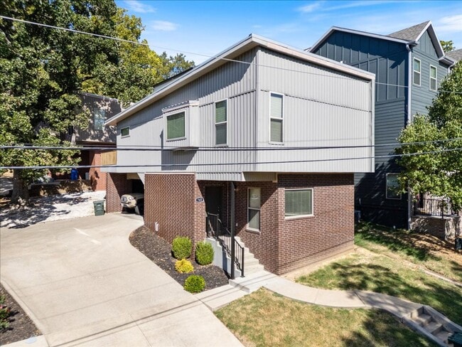 719 Oakland Ave