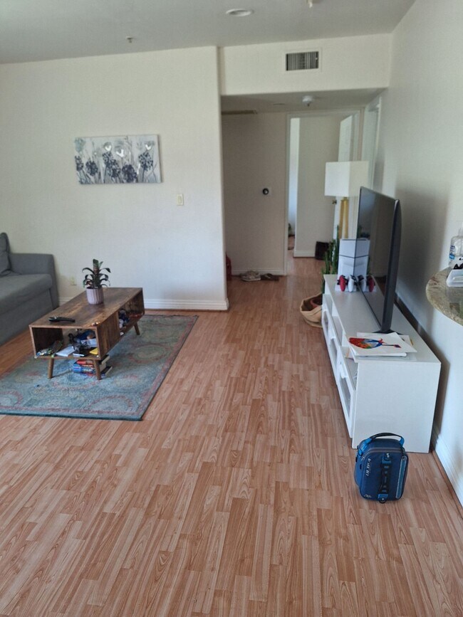 2950 Montrose Ave Unit A