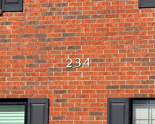 Photo - 234 Samuel Blvd