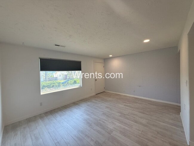 Photo - Unique 1 Bed / 1 Bath Duplex in Convenient Spokane Location!