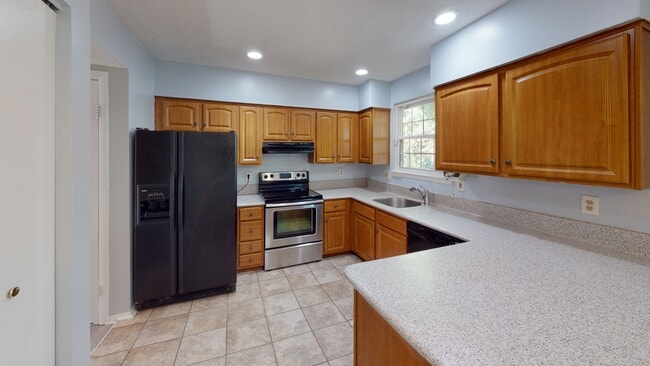 30 Samantha Ct