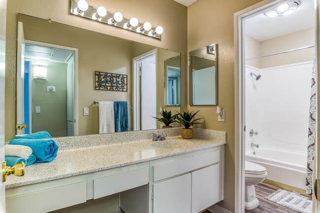 Canyon Club Apartments