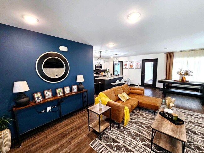 Photo - Charming Home!