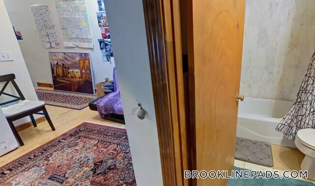 Photo - 131 Brook St Unidad 3