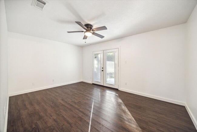 Photo - 100 W White Willow Cir
