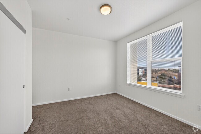 2BR, 2BA, 914SF - Bedroom 1