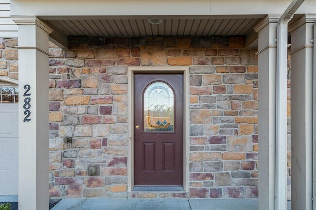 Photo - 282 Fieldstone Ct