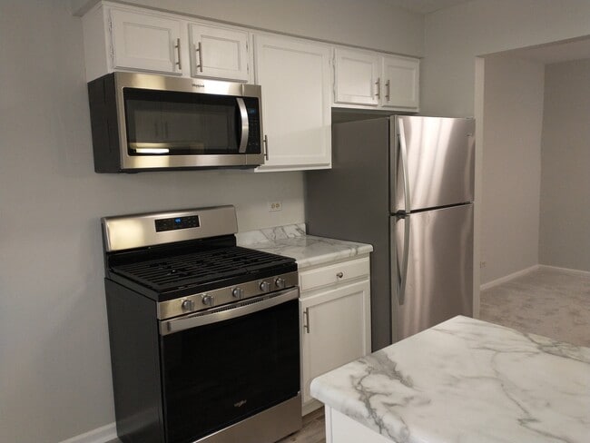 Photo - 905 Surrey Dr Unit 2B