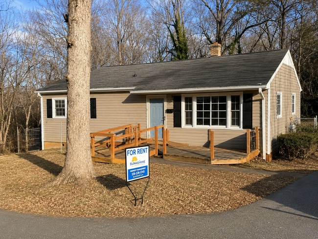 Building Photo - 3 bed, one bath house in Mebane