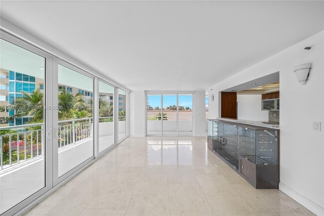 Photo - 400 South Pointe Dr Unit 409