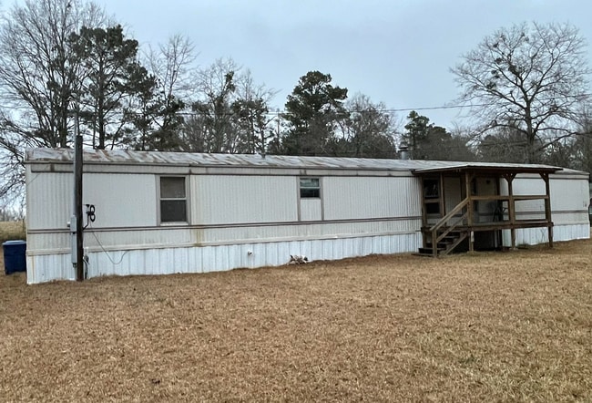 Building Photo - 1518 Lee County Rd 270 Rental