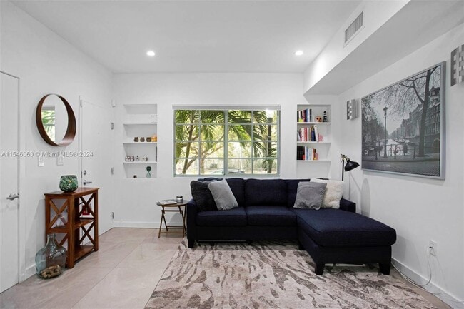 901 3rd St Unit 3