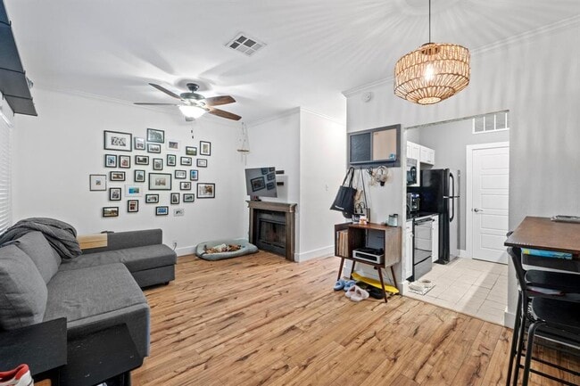 Building Photo - 2804 Rio Grande St Unit 206 Rental