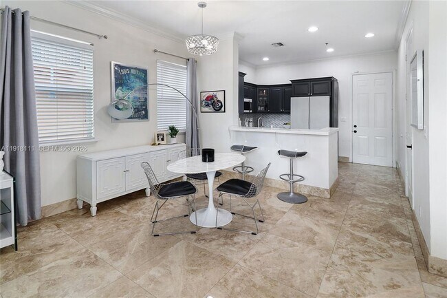 Photo - 601 NE 11th St