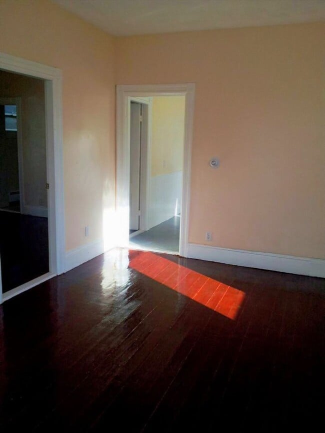 Photo - 6 Young Ave Unidad 1