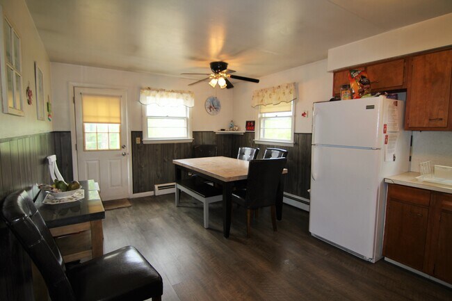 Photo - 216 E Grand Ave