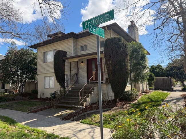 Building Photo - Spacious 4 Bedroom | 3 Bathroom | House in Curtis Park