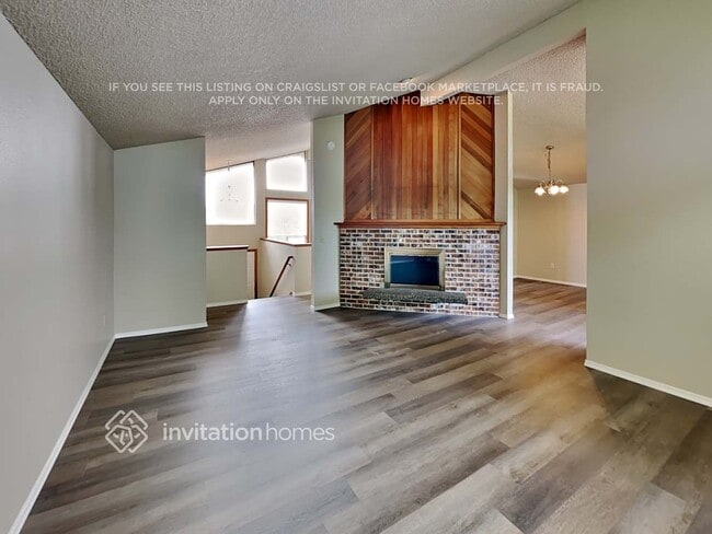 Photo - 9919 Zircon Dr SW