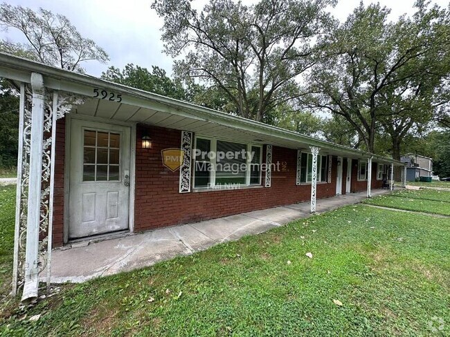 Building Photo - 5925 Jefferson St Rental