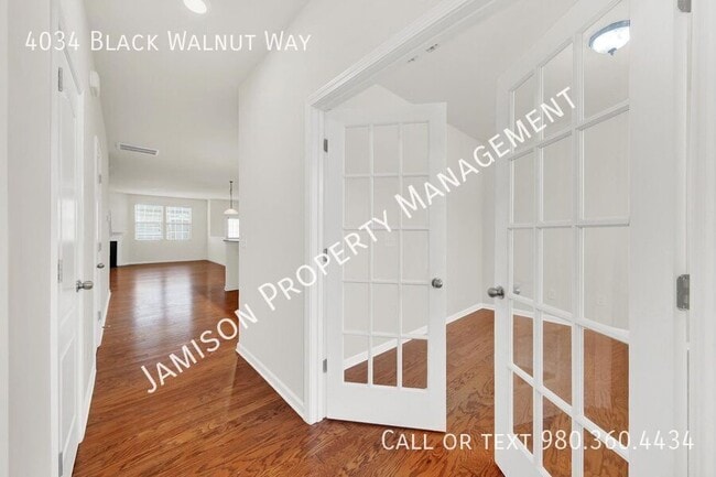 Photo - 4034 Black Walnut Wy