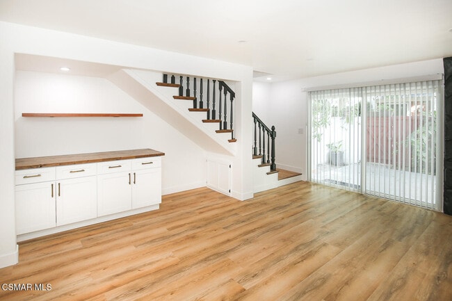 Photo - 10843 Blix St