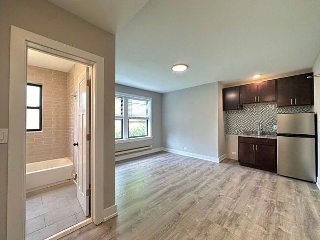 Photo - 4551 N Damen Ave Unit 112