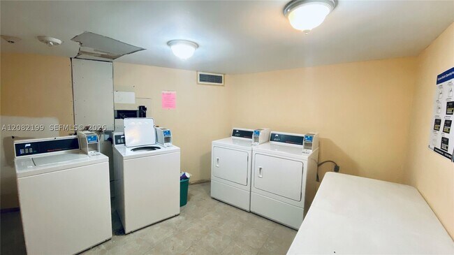 Photo - 2025 NE 164th St Unit 901