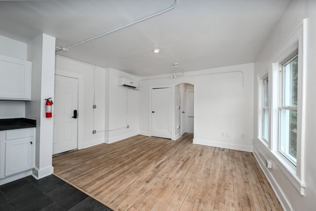 Photo - 1384 W 83rd St Unidad 406