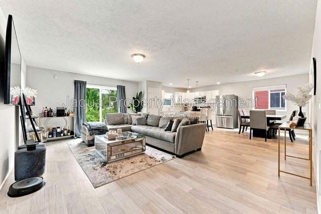 10127 Pennridge Dr