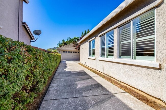 Photo - 1600 Hickam Cir