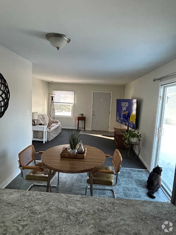 Building Photo - 1604 E Stonehenge Dr Rental