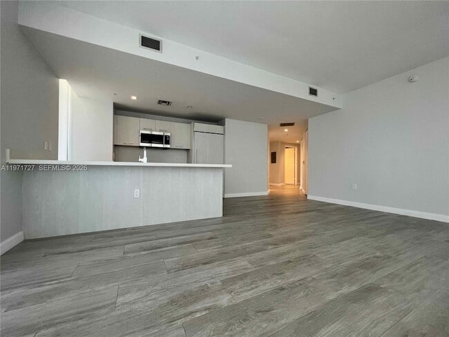 Photo - 45 SW 9th St Unidad 3703