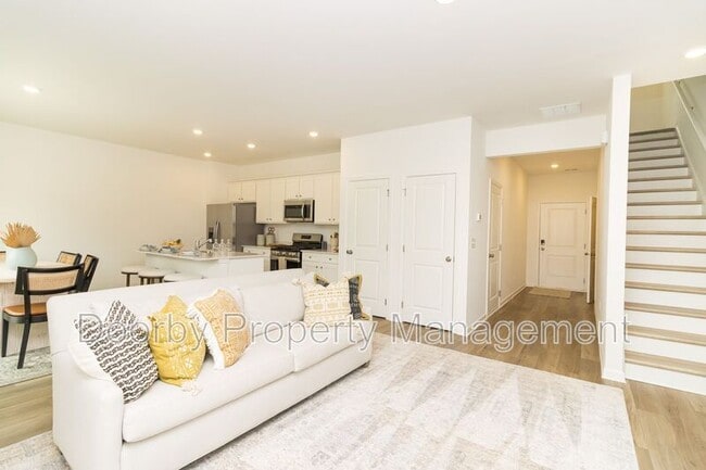 Photo - 114 Saddlebred Wy