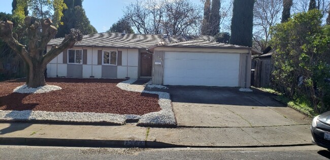 Photo - 1584 Amapola St House