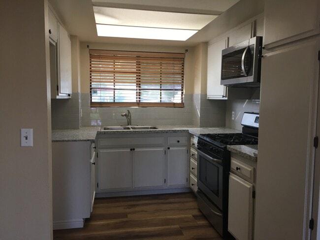 Photo - 126 Oakdale Ln