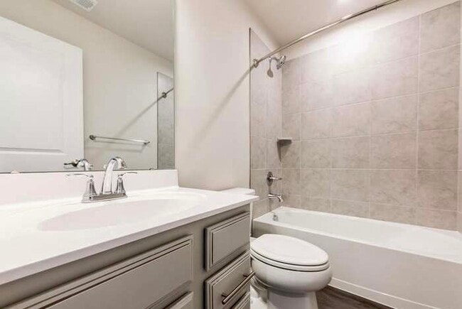 Photo - 1124 Dovetail Cir