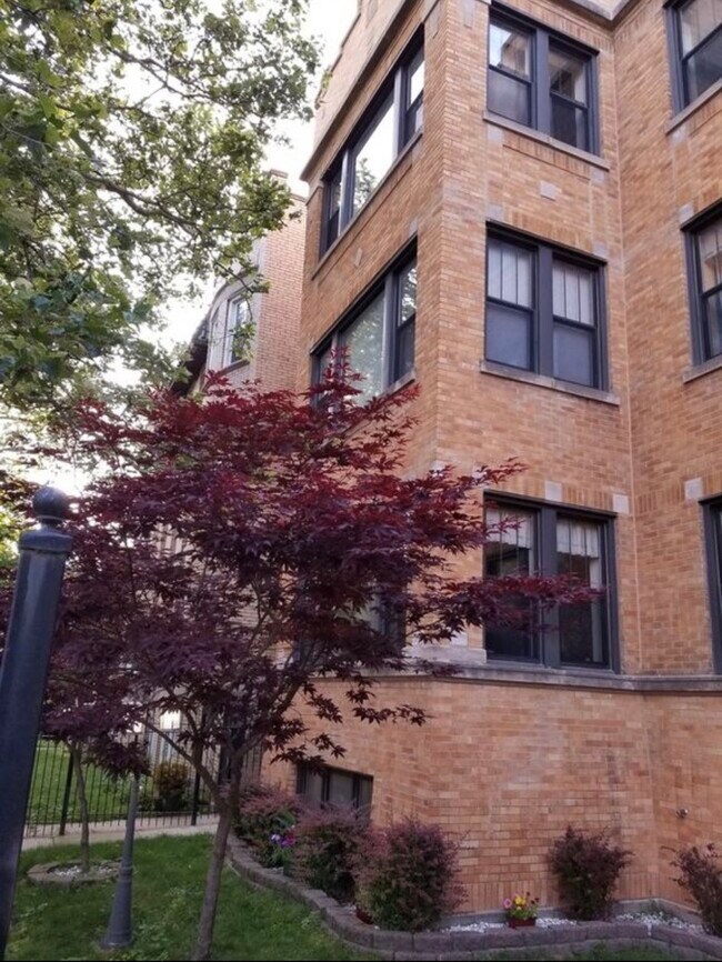 Photo - 2218 W Thome Ave 3S Unit 3