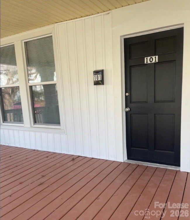 Photo - 711 S Jackson St Unit 101