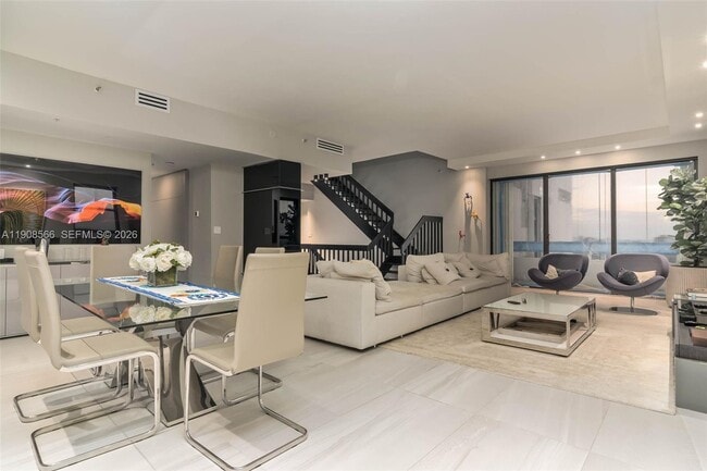 Building Photo - 20355 NE 34th Ct Unit 2728