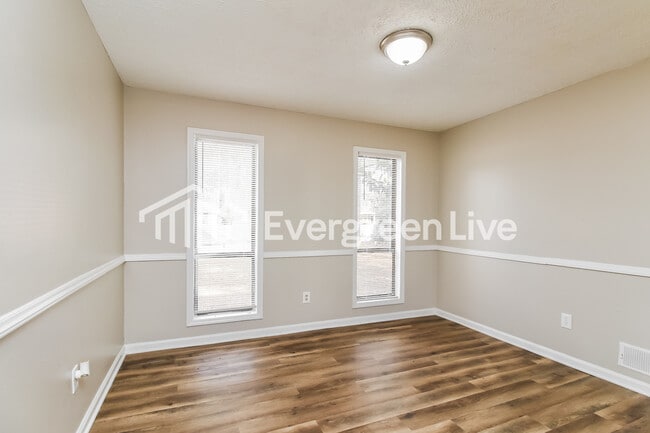 Photo - 104 Longstreet Cir