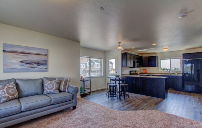 Photo - Fantastic 2 Bedroom Condo Avail 5/13