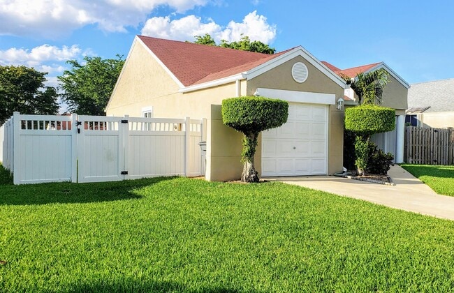 Photo - 8463 Dynasty Dr