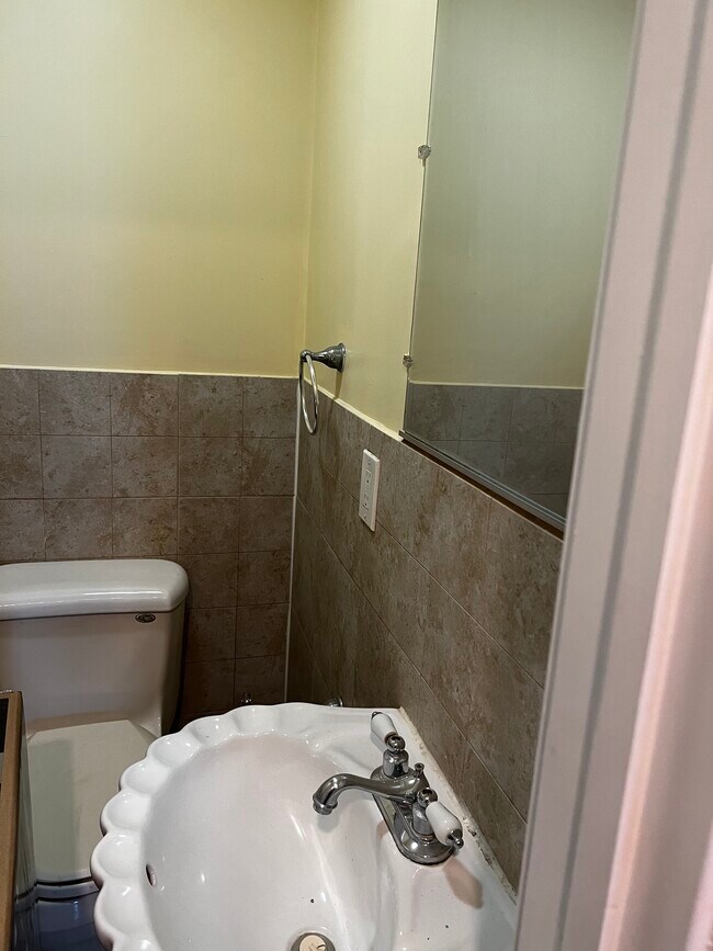 Photo - 30 Hollingsworth St