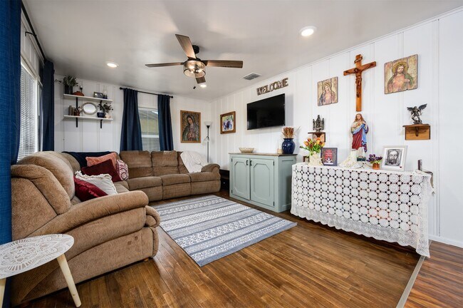 Photo - 506 N Main St Casa