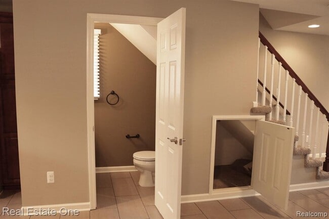 Photo - 121 N North Shore Dr