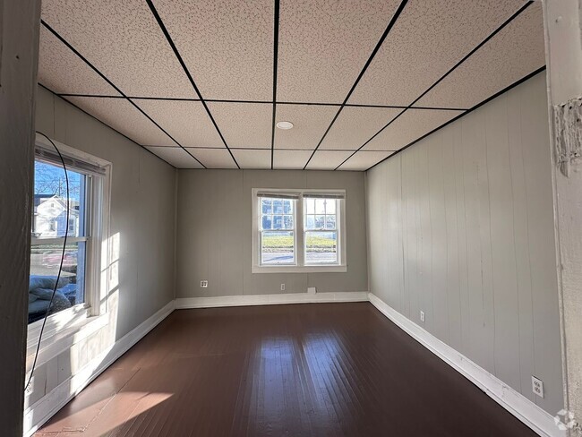 Building Photo - 202 E 13th St Unit Apt 3