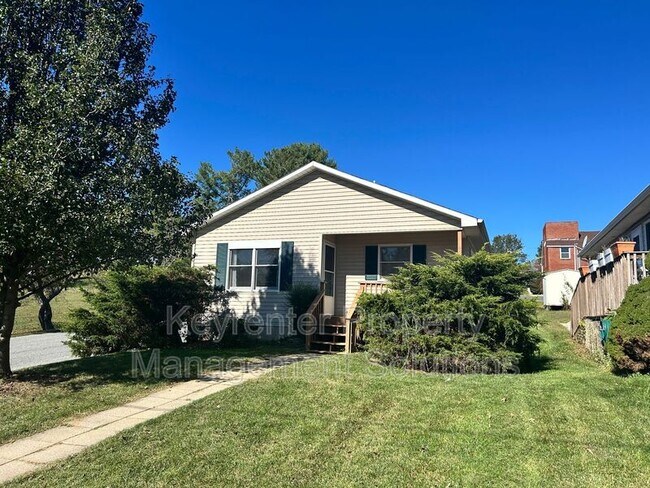 Photo - 400 F St